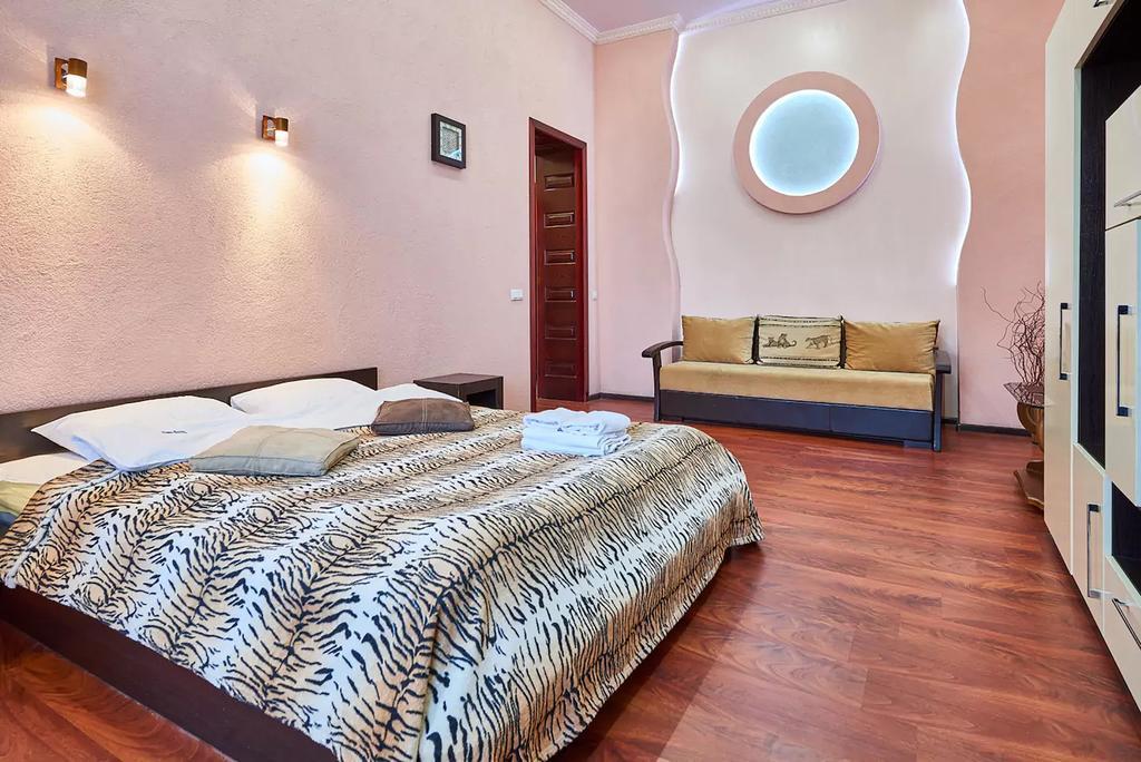 Apartment On Zoloti Vorota Kyiv
