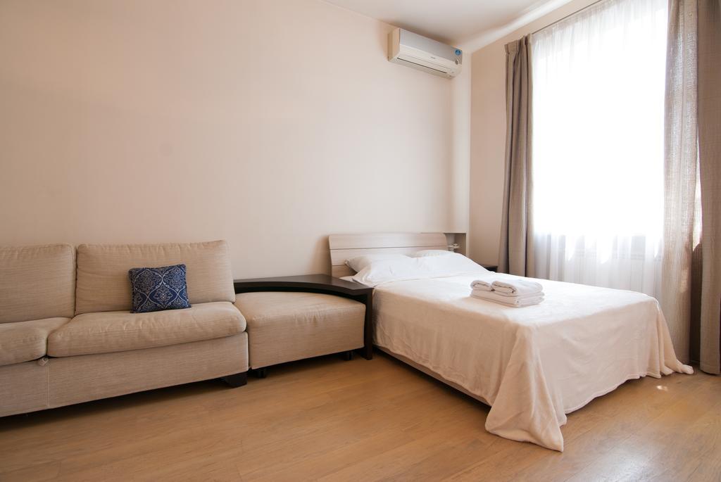 On Zoloti Vorota Apartment