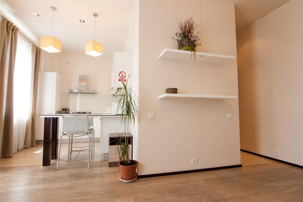 Apartment On Zoloti Vorota