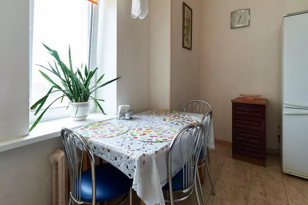 Apartment On Zoloti Vorota Kyiv