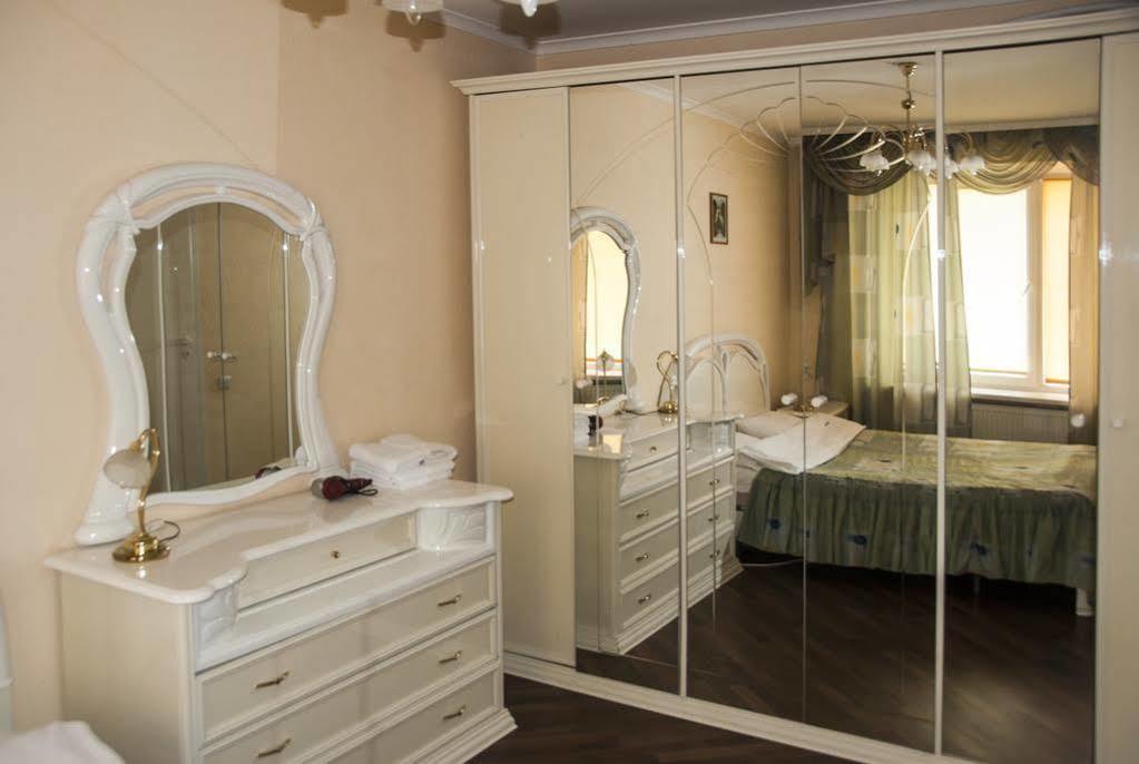 On Zoloti Vorota Apartment Kyiv