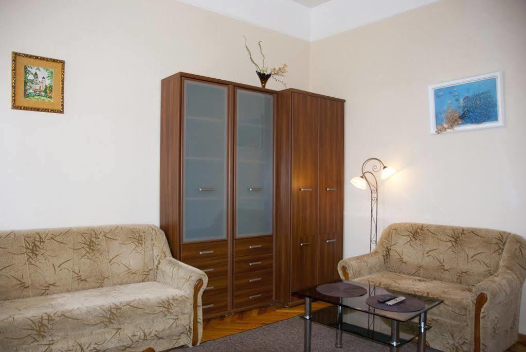 On Zoloti Vorota Apartment
