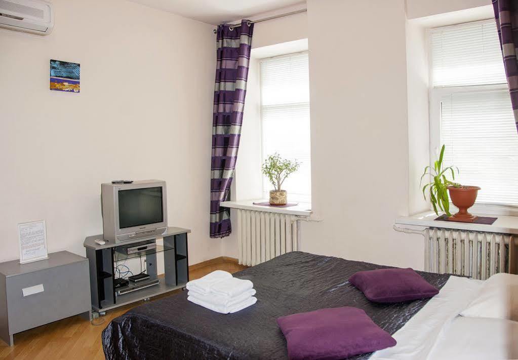 On Zoloti Vorota Apartment Kyiv