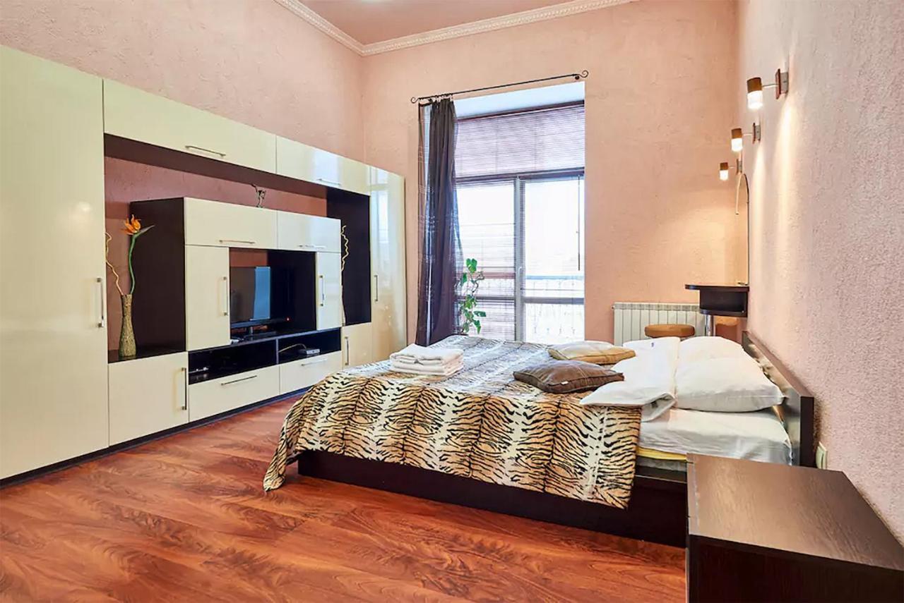 On Zoloti Vorota Apartment *